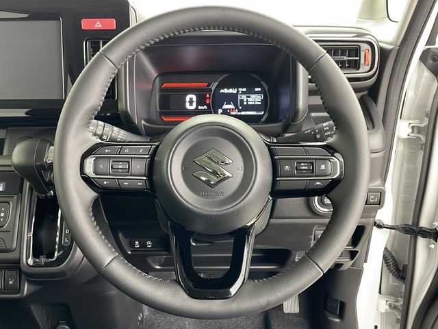 スズキ スペーシア ギア HYBRID XZ 道央・札幌 2024(令6)年 0.1万km ピュアホワイトP ・4WD/・寒冷地仕様/・両側パワースライドドア/・スズキセーフティサポート/・デュアルカメラブレーキサポート/・アダプティブクルーズコントロール/・標識認識/・車線逸脱抑制/・リアクロストラフィックアラート/・ハイビームアシスト/・ヘッドアップディスプレイ/・シートヒーター/・ステアリングヒーター/・ヒーテッドドアミラー/・前後コーナーセンサー/・アイドリングストップ/・ステアリングスイッチ/・プッシュスタート/・LEDヘッドライト/・LEDフォグランプ/・オートライト/・スマートキー/・純正14インチアルミホイール