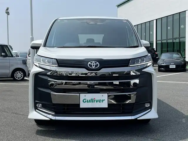 トヨタ ノア S－Z 奈良県 2025(令7)年 0.5万km ホワイトパールクリスタルシャイン 快適利便ＰＫＧＨｉｇｈ　/パノラミックビュー　/アドバンストパーク　/１０．５型ディスプレイオーディオ/(HDMI/DVD/CD/BT)/フルセグＴＶ　/トヨタセーフティセンス　/パワーバックドア　/三眼ヘッドライト /ETC2.0 /リアサンシェード/革巻きステアリング/ステアリングヒーター/前席＋２列目シートヒーター