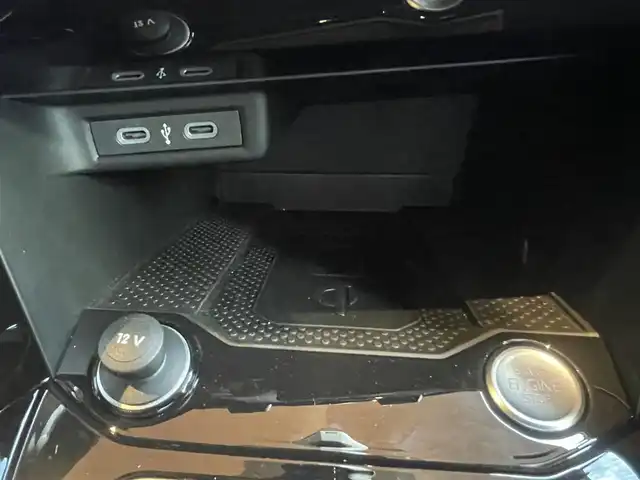 フォルクスワーゲン ＶＷ Ｔ－ロック TDI ブラックスタイル 高知県 2024(令6)年 0.9万km 黒 純正HDDナビ/【BT/AppleCarplay】/置くだけ充電/バックカメラ/クルーズコントロール(追従走行有り)/Front Assist/・衝突被害軽減ブレーキ/・車間距離警告/レーンキープシストシステム/・車線逸脱警報/・ステアリングホールの振動/レーンチェンジアシストシステム/ブラインドスポットモニター/パーキングアシスト/横滑り防止/ルーフレール/ハーフレザーシート/クリアランスソナー/コーナー、バックセンサー/パワーバックドア/ETC2.0/パドルシフト/オートホールド/オートライト/純正LEDライト/プッシュスタート/MTモード付きAT/アイドリングストップ/純正アルミホイール 17インチ/ウインカーミラー