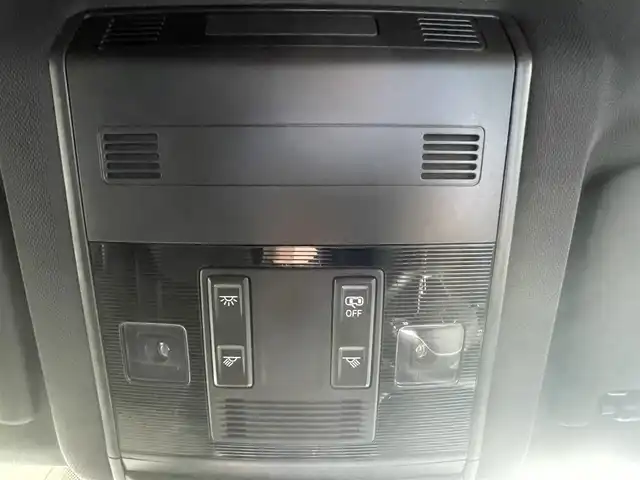 フォルクスワーゲン ＶＷ Ｔ－ロック TDI ブラックスタイル 高知県 2024(令6)年 0.9万km 黒 純正HDDナビ/【BT/AppleCarplay】/置くだけ充電/バックカメラ/クルーズコントロール(追従走行有り)/Front Assist/・衝突被害軽減ブレーキ/・車間距離警告/レーンキープシストシステム/・車線逸脱警報/・ステアリングホールの振動/レーンチェンジアシストシステム/ブラインドスポットモニター/パーキングアシスト/横滑り防止/ルーフレール/ハーフレザーシート/クリアランスソナー/コーナー、バックセンサー/パワーバックドア/ETC2.0/パドルシフト/オートホールド/オートライト/純正LEDライト/プッシュスタート/MTモード付きAT/アイドリングストップ/純正アルミホイール 17インチ/ウインカーミラー