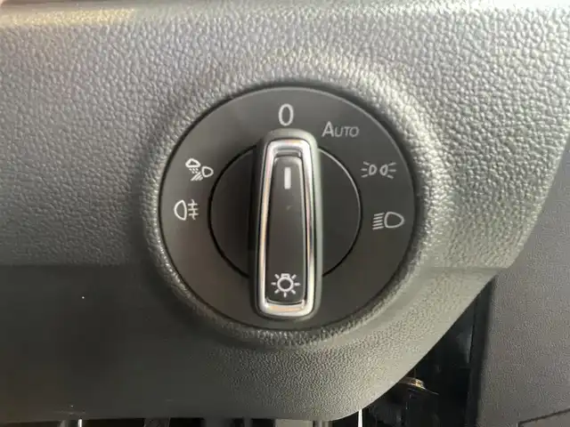 フォルクスワーゲン ＶＷ Ｔ－ロック TDI ブラックスタイル 高知県 2024(令6)年 0.9万km 黒 純正HDDナビ/【BT/AppleCarplay】/置くだけ充電/バックカメラ/クルーズコントロール(追従走行有り)/Front Assist/・衝突被害軽減ブレーキ/・車間距離警告/レーンキープシストシステム/・車線逸脱警報/・ステアリングホールの振動/レーンチェンジアシストシステム/ブラインドスポットモニター/パーキングアシスト/横滑り防止/ルーフレール/ハーフレザーシート/クリアランスソナー/コーナー、バックセンサー/パワーバックドア/ETC2.0/パドルシフト/オートホールド/オートライト/純正LEDライト/プッシュスタート/MTモード付きAT/アイドリングストップ/純正アルミホイール 17インチ/ウインカーミラー