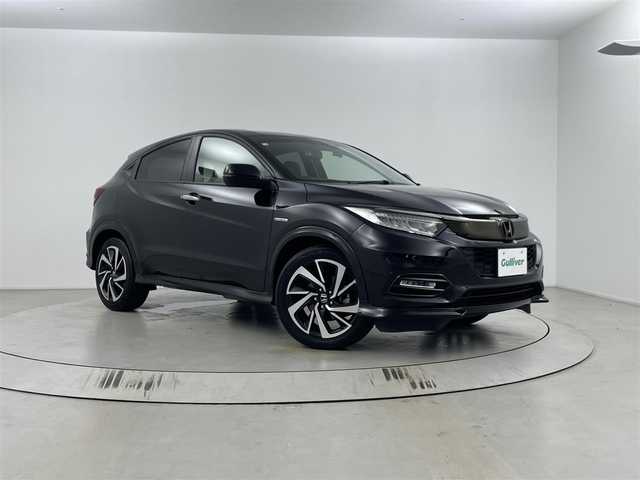 ホンダ ヴェゼル ハイブリッド RS ホンダセンシング 埼玉県 2020(令2)年 3万km クリスタルブラックパール 純正SDナビ/（フルTV/BT/CD/DVD/AM/FM/SD）/バッククカメラ/ホンダセンシング/・衝突軽減ブレーキ/・誤発進抑制機能/・アダプティブクルーズコントロール/ハーフレザーシート/シートヒーター/社外ドラレコ/純正アルミホイール/純正フロアマット/ビルトインETC/LEDライト
