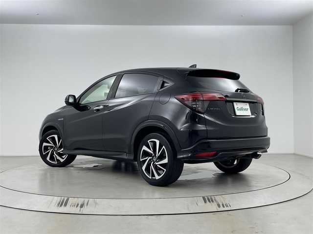 ホンダ ヴェゼル ハイブリッド RS ホンダセンシング 埼玉県 2020(令2)年 3万km クリスタルブラックパール 純正SDナビ/（フルTV/BT/CD/DVD/AM/FM/SD）/バッククカメラ/ホンダセンシング/・衝突軽減ブレーキ/・誤発進抑制機能/・アダプティブクルーズコントロール/ハーフレザーシート/シートヒーター/社外ドラレコ/純正アルミホイール/純正フロアマット/ビルトインETC/LEDライト