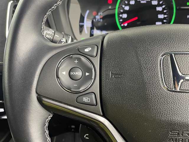 ホンダ ヴェゼル ハイブリッド RS ホンダセンシング 埼玉県 2020(令2)年 3万km クリスタルブラックパール 純正SDナビ/（フルTV/BT/CD/DVD/AM/FM/SD）/バッククカメラ/ホンダセンシング/・衝突軽減ブレーキ/・誤発進抑制機能/・アダプティブクルーズコントロール/ハーフレザーシート/シートヒーター/社外ドラレコ/純正アルミホイール/純正フロアマット/ビルトインETC/LEDライト