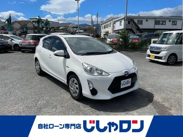 トヨタ アクア S 神奈川県 2016(平28)年 8.2万km スーパーホワイトⅡ (株)IDOMが運営する【じしゃロン秦野店】の自社ローン専用車両になりますこちらは現金またはオートローンご利用時の価格です。自社ローンご希望の方は別途その旨お申付け下さい/純正ナビ/Bluetooth接続/バックカメラ/ビルドインETC/ドアバイザー