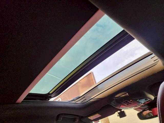 マセラティ レヴァンテ グランスポーツ 岩手県 2020(令2)年 3.7万km ビアンコ 赤革シート/サンルーフ/ｈａｒｍａｎ／ｋａｒｄｏｎ製スピーカー/前席パワーシート/シートメモリー/パワーバックドア/純正ナビ/フルセグ/BT/ラジオ/ＥＴＣ/全方位モニター/シートヒーター／クーラー/保証書/スペアキー