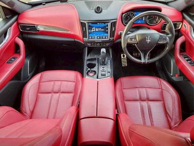 マセラティ レヴァンテ グランスポーツ 岩手県 2020(令2)年 3.7万km ビアンコ 赤革シート/サンルーフ/ｈａｒｍａｎ／ｋａｒｄｏｎ製スピーカー/前席パワーシート/シートメモリー/パワーバックドア/純正ナビ/フルセグ/BT/ラジオ/ＥＴＣ/全方位モニター/シートヒーター／クーラー/保証書/スペアキー