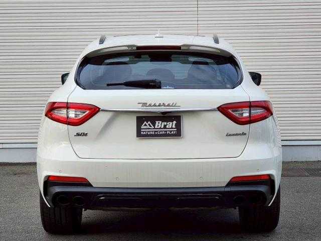 マセラティ レヴァンテ グランスポーツ 岩手県 2020(令2)年 3.7万km ビアンコ 赤革シート/サンルーフ/ｈａｒｍａｎ／ｋａｒｄｏｎ製スピーカー/前席パワーシート/シートメモリー/パワーバックドア/純正ナビ/フルセグ/BT/ラジオ/ＥＴＣ/全方位モニター/シートヒーター／クーラー/保証書/スペアキー