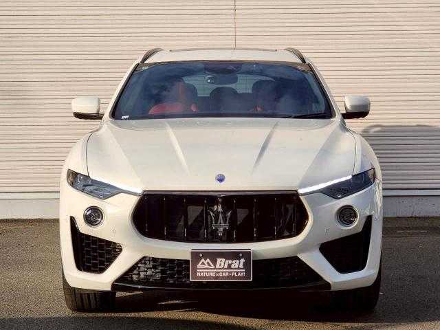 マセラティ レヴァンテ グランスポーツ 岩手県 2020(令2)年 3.7万km ビアンコ 赤革シート/サンルーフ/ｈａｒｍａｎ／ｋａｒｄｏｎ製スピーカー/前席パワーシート/シートメモリー/パワーバックドア/純正ナビ/フルセグ/BT/ラジオ/ＥＴＣ/全方位モニター/シートヒーター／クーラー/保証書/スペアキー