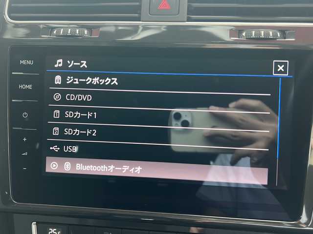 フォルクスワーゲン ゴルフ TSIコンフォートライン 静岡県 2019(令1)年 6.6万km ピュアホワイト 純正ナビ/・CD/DVD/・SD/・USB/・ジュークボックス/・Bluetooth/・AUX/・ワイヤレスLAN/主要装備/・バックカメラ/・ＥＴＣ/・ドラレコ/・ＬＥＤヘッドライト/・オートライト/・左右独立温度調整ＡＡＣ/・パドルシフト/・追従クルコン/・アイドリングストップ/・電動パーキング/・純正アルミ/・サイドカーテンエアバッグ/・MTモード付AT