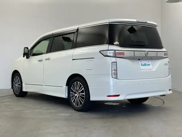 日産 エルグランド 250ハイウェイスターS 新潟県 2020(令2)年 4.7万km ブリリアントホワイトパール 純正ディーラーOPナビ（型式：MM519D-L）/・CD/DVD/Bluetooth/フルセグ/バックモニター/衝突被害軽減システム/レーダークルーズコントロ―ル/レーンキープアシスト/ドライブレコーダー/両側パワースライドドア/3列シート/ハーフレザーシート/オットマン/純正フロアマット/ウォークスルー/純正LEDヘッドライト/オートライト/ABS/横滑り防止機能/前後コーナーセンサー/盗難防止装置