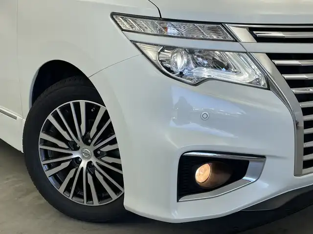 日産 エルグランド 250ハイウェイスターS 新潟県 2020(令2)年 4.7万km ブリリアントホワイトパール 純正ディーラーOPナビ（型式：MM519D-L）/・CD/DVD/Bluetooth/フルセグ/バックモニター/衝突被害軽減システム/レーダークルーズコントロ―ル/レーンキープアシスト/ドライブレコーダー/両側パワースライドドア/3列シート/ハーフレザーシート/オットマン/純正フロアマット/ウォークスルー/純正LEDヘッドライト/オートライト/ABS/横滑り防止機能/前後コーナーセンサー/盗難防止装置