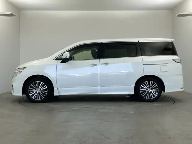 日産 エルグランド 250ハイウェイスターS 新潟県 2020(令2)年 4.7万km ブリリアントホワイトパール 純正ディーラーOPナビ（型式：MM519D-L）/・CD/DVD/Bluetooth/フルセグ/バックモニター/衝突被害軽減システム/レーダークルーズコントロ―ル/レーンキープアシスト/ドライブレコーダー/両側パワースライドドア/3列シート/ハーフレザーシート/オットマン/純正フロアマット/ウォークスルー/純正LEDヘッドライト/オートライト/ABS/横滑り防止機能/前後コーナーセンサー/盗難防止装置