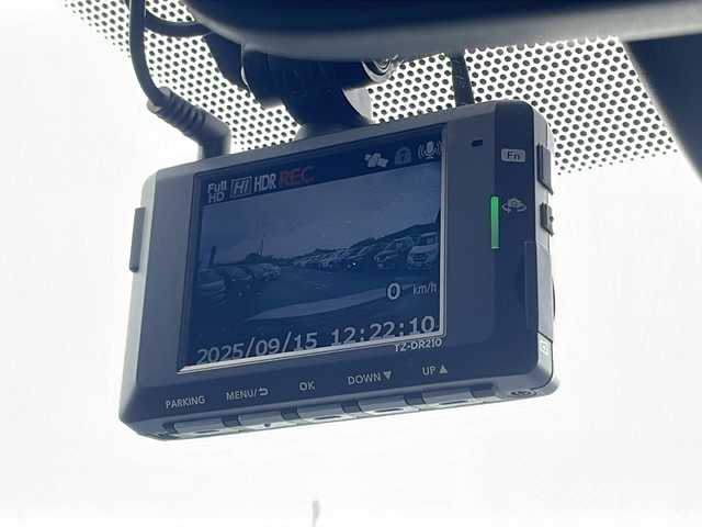 トヨタ ヴォクシー ハイブリッド S－Z 神奈川県 2023(令5)年 4万km ホワイトパールクリスタルシャイン GRエアロ/１０．５型純正ナビ/純正１４型フリップダウンモニター/両側パワースライドドア/ビルトインＥＴＣ２．０/前後ドラレコ/ＴＡＮＡＢＥ製サスペンション/純サス車載/100V充電/LEDライト