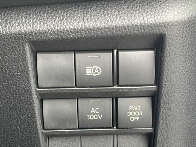 トヨタ ヴォクシー ハイブリッド S－Z 神奈川県 2023(令5)年 4万km ホワイトパールクリスタルシャイン GRエアロ/１０．５型純正ナビ/純正１４型フリップダウンモニター/両側パワースライドドア/ビルトインＥＴＣ２．０/前後ドラレコ/ＴＡＮＡＢＥ製サスペンション/純サス車載/100V充電/LEDライト