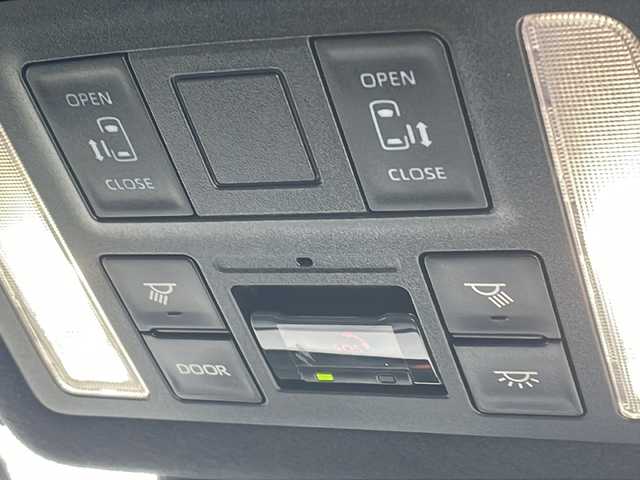 トヨタ ヴォクシー ハイブリッド S－Z 神奈川県 2023(令5)年 4万km ホワイトパールクリスタルシャイン GRエアロ/１０．５型純正ナビ/純正１４型フリップダウンモニター/両側パワースライドドア/ビルトインＥＴＣ２．０/前後ドラレコ/ＴＡＮＡＢＥ製サスペンション/純サス車載/100V充電/LEDライト