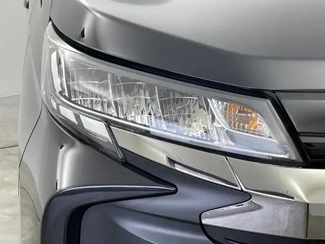 トヨタ ノア ハイブリッド S－Z 群馬県 2022(令4)年 5.4万km アティチュードブラックマイカ 純正１１インチナビ　バックカメラ　両側パワースライドドア　ＬＥＤ　ＡＨＢ　シートヒーター　純正１７インチＡＷ　ステアリングリモコン　デジタルインナーミラー　ＡＶＨ　電子パーキング　スマートキー　禁煙車