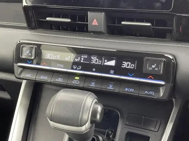 トヨタ ノア ハイブリッド S－Z 群馬県 2022(令4)年 5.4万km アティチュードブラックマイカ 純正１１インチナビ　バックカメラ　両側パワースライドドア　ＬＥＤ　ＡＨＢ　シートヒーター　純正１７インチＡＷ　ステアリングリモコン　デジタルインナーミラー　ＡＶＨ　電子パーキング　スマートキー　禁煙車