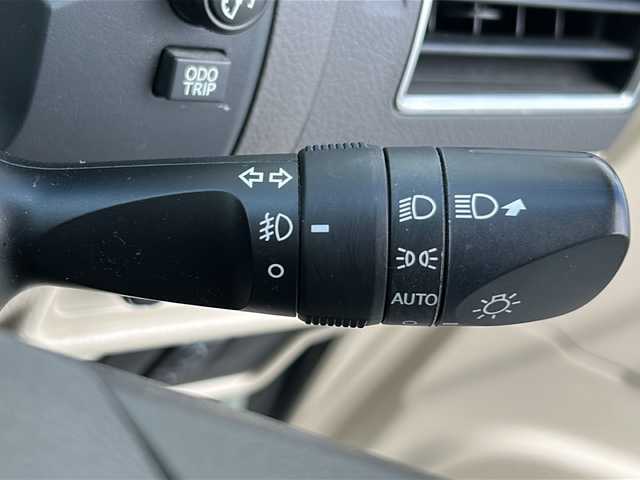 トヨタ ランドクルーザー プラド TX Lパッケージ 三重県 2019(令1)年 4.9万km ホワイトパールクリスタルシャイン 社外９型ナビ　/サンルーフ　/ＡＬＰＩＮＥ後席モニター　/バックカメラ　/ＥＴＣ　/電動格納サードシート　/前席エアーシート /前後コーナーセンサー /レーダークルーズコントロール /レーンキープアシスト/衝突軽減ブレーキ/革巻きステアリング/ステアリングスイッチ/純正フロアマット/LEDヘッドライト/オートハイビーム /オートライト/電動格納ミラー/禁煙車