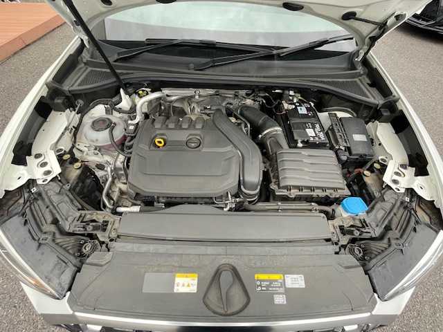 アウディ アウディ Ｑ３ SB 35TFSI Sライン 茨城県 2022(令4)年 2.7万km パール 純正ナビ/-BT/AM/FM　/全方位カメラ　/禁煙車　/コーナーセンサー前後　/電動リアゲート　/ＬＥＤヘッドライト　/クルーズコントロール　/D席N席パワーシート　/スマートキー　/ハーフレザーシート　/D席N席シートヒーター　/前後ドライブレコーダー/純正アルミホイール /アイドリングストップ /ETC /プッシュスタート