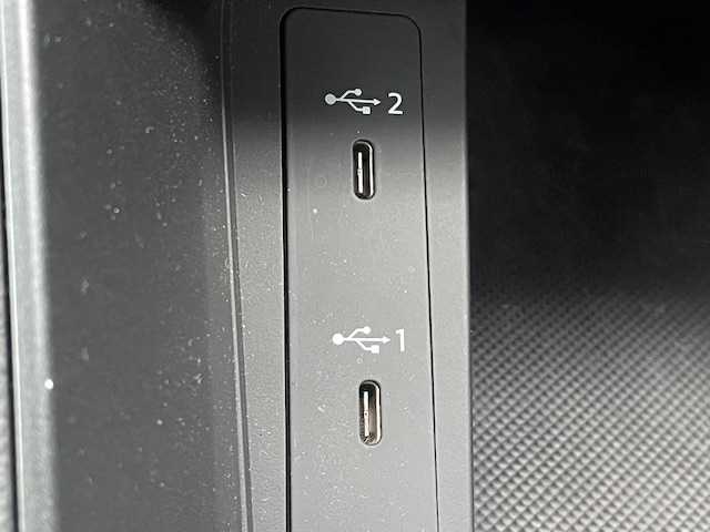 アウディ アウディ Ｑ３ SB 35TFSI Sライン 茨城県 2022(令4)年 2.7万km パール 純正ナビ/-BT/AM/FM　/全方位カメラ　/禁煙車　/コーナーセンサー前後　/電動リアゲート　/ＬＥＤヘッドライト　/クルーズコントロール　/D席N席パワーシート　/スマートキー　/ハーフレザーシート　/D席N席シートヒーター　/前後ドライブレコーダー/純正アルミホイール /アイドリングストップ /ETC /プッシュスタート