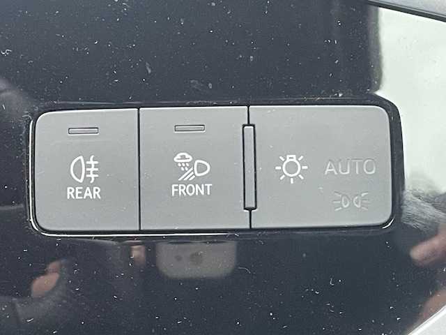 アウディ アウディ Ｑ３ SB 35TFSI Sライン 茨城県 2022(令4)年 2.7万km パール 純正ナビ/-BT/AM/FM　/全方位カメラ　/禁煙車　/コーナーセンサー前後　/電動リアゲート　/ＬＥＤヘッドライト　/クルーズコントロール　/D席N席パワーシート　/スマートキー　/ハーフレザーシート　/D席N席シートヒーター　/前後ドライブレコーダー/純正アルミホイール /アイドリングストップ /ETC /プッシュスタート