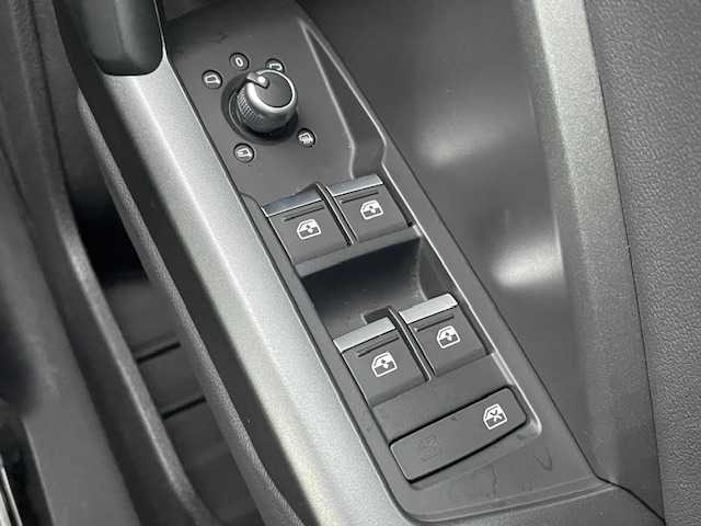 アウディ アウディ Ｑ３ SB 35TFSI Sライン 茨城県 2022(令4)年 2.7万km パール 純正ナビ/-BT/AM/FM　/全方位カメラ　/禁煙車　/コーナーセンサー前後　/電動リアゲート　/ＬＥＤヘッドライト　/クルーズコントロール　/D席N席パワーシート　/スマートキー　/ハーフレザーシート　/D席N席シートヒーター　/前後ドライブレコーダー/純正アルミホイール /アイドリングストップ /ETC /プッシュスタート