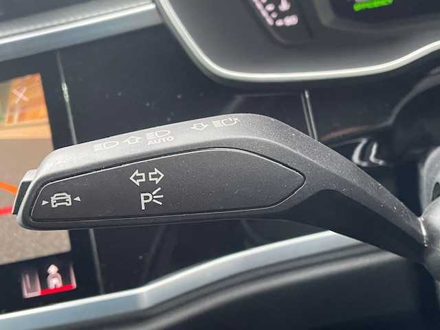 アウディ アウディ Ｑ３ SB 35TFSI Sライン 茨城県 2022(令4)年 2.7万km パール 純正ナビ/-BT/AM/FM　/全方位カメラ　/禁煙車　/コーナーセンサー前後　/電動リアゲート　/ＬＥＤヘッドライト　/クルーズコントロール　/D席N席パワーシート　/スマートキー　/ハーフレザーシート　/D席N席シートヒーター　/前後ドライブレコーダー/純正アルミホイール /アイドリングストップ /ETC /プッシュスタート