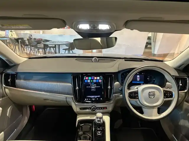 ボルボ ボルボ Ｖ９０ リチャージ アルティメット T8 AWD PHV 道央・札幌 2023(令5)年 1万km デニムブルーメタリック Bowers&Wilkinsプレミアムサウンド/電動パノラマガラスサンルーフ/ヘッドアップディスプレイ/ナッパレザーシート/シートヒーター/シートベンチレーション/ステアリングヒーター/Googleナビ/360°カメラ/ACC/BLIS/LKA/CTA/パイロットアシスト/フルアクティブハイビーム/パワーテールゲート