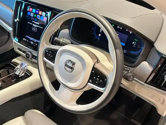 ボルボ ボルボ Ｖ９０ リチャージ アルティメット T8 AWD PHV 道央・札幌 2023(令5)年 1万km デニムブルーメタリック Bowers&Wilkinsプレミアムサウンド/電動パノラマガラスサンルーフ/ヘッドアップディスプレイ/ナッパレザーシート/シートヒーター/シートベンチレーション/ステアリングヒーター/Googleナビ/360°カメラ/ACC/BLIS/LKA/CTA/パイロットアシスト/フルアクティブハイビーム/パワーテールゲート