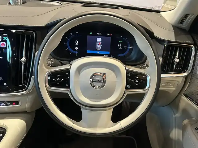 ボルボ ボルボ Ｖ９０ リチャージ アルティメット T8 AWD PHV 道央・札幌 2023(令5)年 1万km デニムブルーメタリック Bowers&Wilkinsプレミアムサウンド/電動パノラマガラスサンルーフ/ヘッドアップディスプレイ/ナッパレザーシート/シートヒーター/シートベンチレーション/ステアリングヒーター/Googleナビ/360°カメラ/ACC/BLIS/LKA/CTA/パイロットアシスト/フルアクティブハイビーム/パワーテールゲート