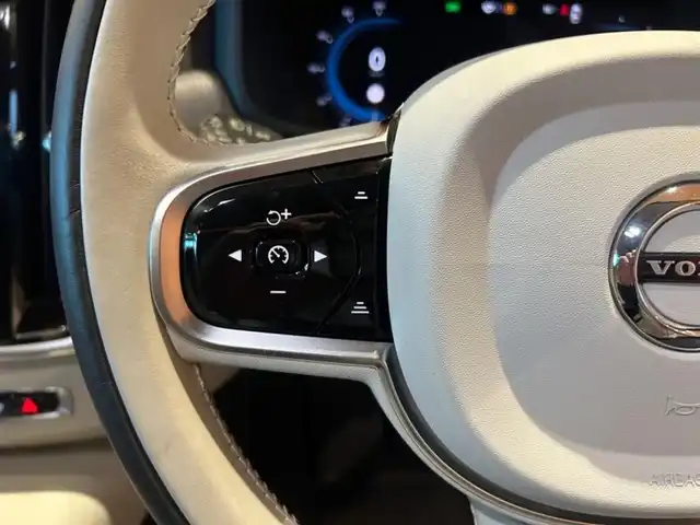 ボルボ ボルボ Ｖ９０ リチャージ アルティメット T8 AWD PHV 道央・札幌 2023(令5)年 1万km デニムブルーメタリック Bowers&Wilkinsプレミアムサウンド/電動パノラマガラスサンルーフ/ヘッドアップディスプレイ/ナッパレザーシート/シートヒーター/シートベンチレーション/ステアリングヒーター/Googleナビ/360°カメラ/ACC/BLIS/LKA/CTA/パイロットアシスト/フルアクティブハイビーム/パワーテールゲート