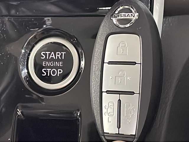 日産 セレナ 広島県 2020(令2)年 4.7万km ブリリアントホワイトパール 禁煙/純正１０型ナビ/アラウンドビューモニター/後席モニター/両側パワースライドドア/プロパイロット/・レーダークルーズコントロール/ブラインドスポットモニター/前後コーナーセンサー/オートマティックハイビーム/ビルトインＥＴＣ/ＬＥＤヘッドライト