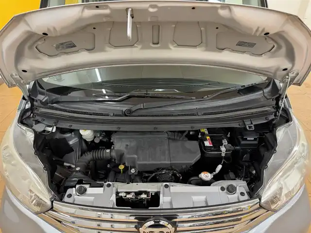 日産 デイズ ルークス X 群馬県 2015(平27)年 7.1万km クールシルバー 安全装備/・衝突軽減ブレーキ/・横滑り防止/・アラウンドビューモニター/純正7インチワイドナビ/・AM/FM/フルセグTV/・Bluetooth/USB/・CD/DVD/SD/片側電動スライドドア/社外LEDヘッドライト/社外リアドライブレコーダー/純正前側ドライブレコーダー/純正フロアマット/純正ドアバイザー/純正ETC/プッシュスタート/スマートキー