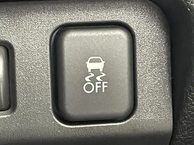 スバル レヴォーグ 1．6GT アイサイト 道央・札幌 2014(平26)年 8.4万km アイスシルバーメタリック ・４WD/・ディーラーオプションSDナビゲーション（CN-R300D）/　CD/DVD/SD/iPod/ワンセグ/・ビルトインETC/・バックカメラ/・前後ドライブレコーダー（KZR-S100W）/・アイサイト/・レーダークルーズコントロール/・横滑り防止装置/・レーンキープアシスト/・前席パワーシート/・SI-DRIVE/・オートビークルホールド/・LEDヘッドライト/・フロントフォグランプ/・オートライト/・スマートキー/・プッシュスタート/・スペアキー１本/・純正フロアマット/・純正AW17インチ/・取説あり/・電動格納ウィンカーミラー/・ドアバイザー