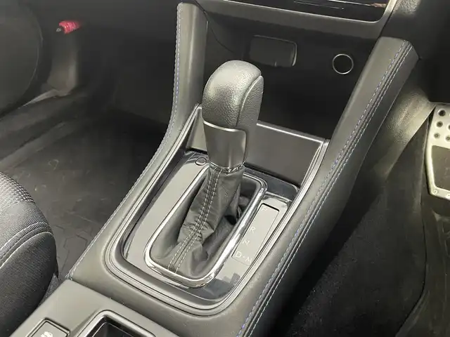 スバル レヴォーグ 1．6GT アイサイト 道央・札幌 2014(平26)年 8.4万km アイスシルバーメタリック ・４WD/・ディーラーオプションSDナビゲーション（CN-R300D）/　CD/DVD/SD/iPod/ワンセグ/・ビルトインETC/・バックカメラ/・前後ドライブレコーダー（KZR-S100W）/・アイサイト/・レーダークルーズコントロール/・横滑り防止装置/・レーンキープアシスト/・前席パワーシート/・SI-DRIVE/・オートビークルホールド/・LEDヘッドライト/・フロントフォグランプ/・オートライト/・スマートキー/・プッシュスタート/・スペアキー１本/・純正フロアマット/・純正AW17インチ/・取説あり/・電動格納ウィンカーミラー/・ドアバイザー