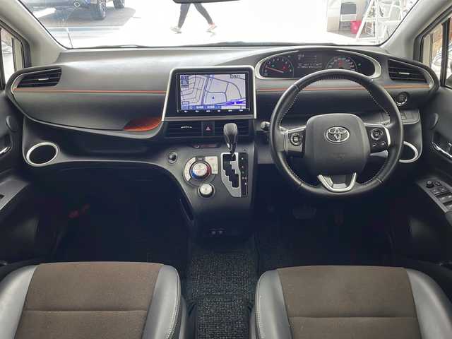 トヨタ シエンタ G クエロ 兵庫県 2019(令1)年 1.4万km ホワイトパールクリスタルシャイン ・ワンオーナー/・純正9インチナビ&TV&CD&DVD&SD&BT/・ビルトインETC/・両側パワースライドドア/・ハーフレザーシート/・全方位カメラ/・アイドリングストップ/・トヨタセーフティセンス/・レーンキープアシスト/・プリクラッシュセーフティ/・横滑り防止装置/・クリアランスソナー/・リアシートリマインダー/・LEDライト/・オートライト/・電動格納ミラー/・スマートキー/・スペアキー/・純正フロアマット/・純正ホイールキャップ/・取扱説明書