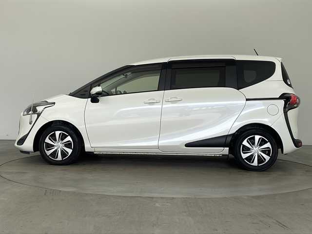 トヨタ シエンタ G クエロ 兵庫県 2019(令1)年 1.4万km ホワイトパールクリスタルシャイン ・ワンオーナー/・純正9インチナビ&TV&CD&DVD&SD&BT/・ビルトインETC/・両側パワースライドドア/・ハーフレザーシート/・全方位カメラ/・アイドリングストップ/・トヨタセーフティセンス/・レーンキープアシスト/・プリクラッシュセーフティ/・横滑り防止装置/・クリアランスソナー/・リアシートリマインダー/・LEDライト/・オートライト/・電動格納ミラー/・スマートキー/・スペアキー/・純正フロアマット/・純正ホイールキャップ/・取扱説明書