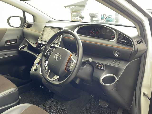 トヨタ シエンタ G クエロ 兵庫県 2019(令1)年 1.4万km ホワイトパールクリスタルシャイン ・ワンオーナー/・純正9インチナビ&TV&CD&DVD&SD&BT/・ビルトインETC/・両側パワースライドドア/・ハーフレザーシート/・全方位カメラ/・アイドリングストップ/・トヨタセーフティセンス/・レーンキープアシスト/・プリクラッシュセーフティ/・横滑り防止装置/・クリアランスソナー/・リアシートリマインダー/・LEDライト/・オートライト/・電動格納ミラー/・スマートキー/・スペアキー/・純正フロアマット/・純正ホイールキャップ/・取扱説明書