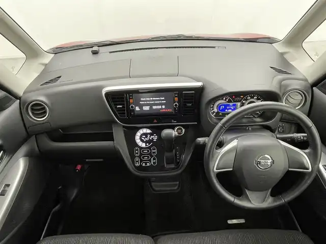 日産 デイズ ルークス ハイウェイスターX 群馬県 2015(平27)年 3.8万km スパークリングレッド/ブラック 純正７インチナビ　アラウンドビューモニター　片側パワースライドドア　ＨＩＤライト　ベンチシート　純正１４インチアルミホイール　ドライブレコーダー　アイドリングストップ　スマートキー　フロアマット　禁煙