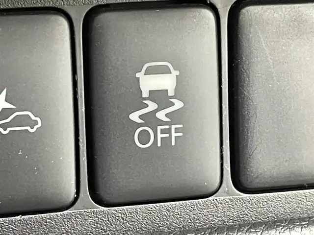 日産 デイズ ルークス ハイウェイスターX 群馬県 2015(平27)年 3.8万km スパークリングレッド/ブラック 純正７インチナビ　アラウンドビューモニター　片側パワースライドドア　ＨＩＤライト　ベンチシート　純正１４インチアルミホイール　ドライブレコーダー　アイドリングストップ　スマートキー　フロアマット　禁煙