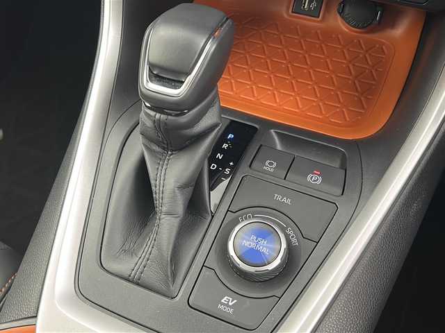 トヨタ ＲＡＶ４ ハイブリッド アドベンチャー 宮城県 2025(令7)年 1.8万km アッシュグレーメタリック/アーバンカーキ 禁煙車/サンルーフ/４ＷＤ/寒冷地仕様/・リアフォグランプ・タイマー付ウインドシールドデアイサー/Toyota Safety Sense	/・プリクラッシュセーフティ/・レーントレーシングアシスト		/・レーダークルーズコントロール/・オートマチックハイビーム/ブラインドスポットモニター（ＢＳＭ）/パワーシート/シートメモリー/シートヒーター/ベンチレーション/レザーシート/純正ディスプレイオーディオ/・BT.USB.MiraCast/フルセグ/バックカメラ/ビルトインETC2.0/LEDヘッドライト/フォグランプ/革巻きステアリング/ステアリングスイッチ/純正フロアマッド/プッシュスタート/横滑り防止機能