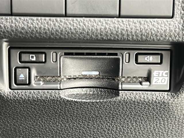 トヨタ ＲＡＶ４ ハイブリッド アドベンチャー 宮城県 2025(令7)年 1.8万km アッシュグレーメタリック/アーバンカーキ 禁煙車/サンルーフ/４ＷＤ/寒冷地仕様/・リアフォグランプ・タイマー付ウインドシールドデアイサー/Toyota Safety Sense	/・プリクラッシュセーフティ/・レーントレーシングアシスト		/・レーダークルーズコントロール/・オートマチックハイビーム/ブラインドスポットモニター（ＢＳＭ）/パワーシート/シートメモリー/シートヒーター/ベンチレーション/レザーシート/純正ディスプレイオーディオ/・BT.USB.MiraCast/フルセグ/バックカメラ/ビルトインETC2.0/LEDヘッドライト/フォグランプ/革巻きステアリング/ステアリングスイッチ/純正フロアマッド/プッシュスタート/横滑り防止機能