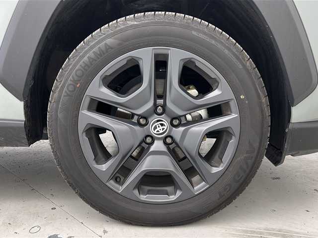 トヨタ ＲＡＶ４ ハイブリッド アドベンチャー 宮城県 2025(令7)年 1.8万km アッシュグレーメタリック/アーバンカーキ 禁煙車/サンルーフ/４ＷＤ/寒冷地仕様/・リアフォグランプ・タイマー付ウインドシールドデアイサー/Toyota Safety Sense	/・プリクラッシュセーフティ/・レーントレーシングアシスト		/・レーダークルーズコントロール/・オートマチックハイビーム/ブラインドスポットモニター（ＢＳＭ）/パワーシート/シートメモリー/シートヒーター/ベンチレーション/レザーシート/純正ディスプレイオーディオ/・BT.USB.MiraCast/フルセグ/バックカメラ/ビルトインETC2.0/LEDヘッドライト/フォグランプ/革巻きステアリング/ステアリングスイッチ/純正フロアマッド/プッシュスタート/横滑り防止機能