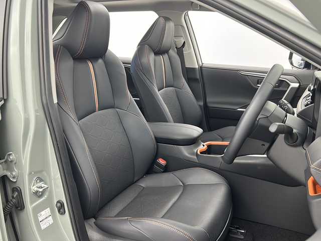 トヨタ ＲＡＶ４ ハイブリッド アドベンチャー 宮城県 2025(令7)年 1.8万km アッシュグレーメタリック/アーバンカーキ 禁煙車/サンルーフ/４ＷＤ/寒冷地仕様/・リアフォグランプ・タイマー付ウインドシールドデアイサー/Toyota Safety Sense	/・プリクラッシュセーフティ/・レーントレーシングアシスト		/・レーダークルーズコントロール/・オートマチックハイビーム/ブラインドスポットモニター（ＢＳＭ）/パワーシート/シートメモリー/シートヒーター/ベンチレーション/レザーシート/純正ディスプレイオーディオ/・BT.USB.MiraCast/フルセグ/バックカメラ/ビルトインETC2.0/LEDヘッドライト/フォグランプ/革巻きステアリング/ステアリングスイッチ/純正フロアマッド/プッシュスタート/横滑り防止機能