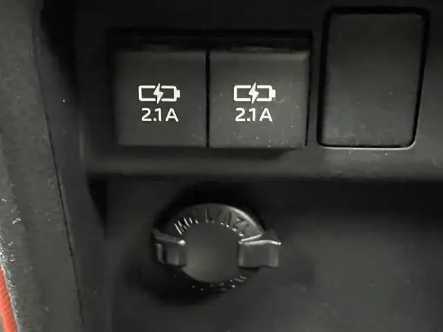 トヨタ ヴォクシー ZS 埼玉県 2017(平29)年 5.1万km ブラック 純正１０インチナビ　フリップダウンモニター　バックカメラ　ビルトインＥＴＣ　前後ドライブレコーダー　セーフティセンス　クルーズコントロール　純正アルミホイール　オートハイビーム　ＬＥＤライト　地デジ