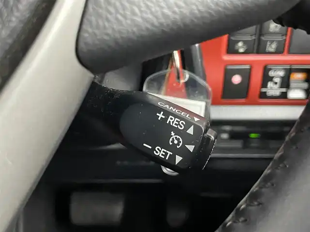 トヨタ ヴォクシー ZS 埼玉県 2017(平29)年 5.1万km ブラック 純正１０インチナビ　フリップダウンモニター　バックカメラ　ビルトインＥＴＣ　前後ドライブレコーダー　セーフティセンス　クルーズコントロール　純正アルミホイール　オートハイビーム　ＬＥＤライト　地デジ