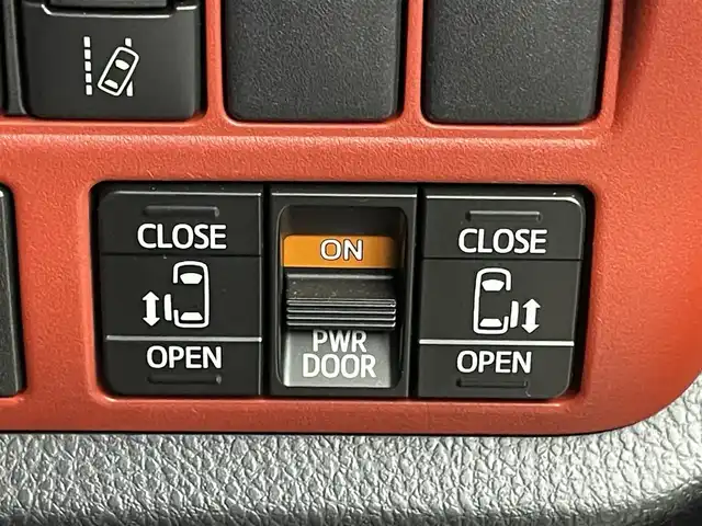 トヨタ ヴォクシー ZS 埼玉県 2017(平29)年 5.1万km ブラック 純正１０インチナビ　フリップダウンモニター　バックカメラ　ビルトインＥＴＣ　前後ドライブレコーダー　セーフティセンス　クルーズコントロール　純正アルミホイール　オートハイビーム　ＬＥＤライト　地デジ