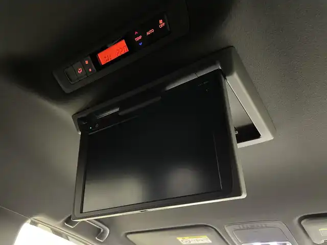 トヨタ ヴォクシー ZS 埼玉県 2017(平29)年 5.1万km ブラック 純正１０インチナビ　フリップダウンモニター　バックカメラ　ビルトインＥＴＣ　前後ドライブレコーダー　セーフティセンス　クルーズコントロール　純正アルミホイール　オートハイビーム　ＬＥＤライト　地デジ