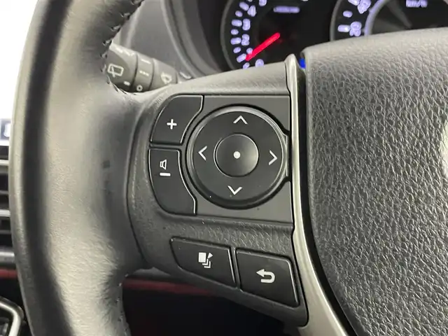 トヨタ ヴォクシー ZS 埼玉県 2017(平29)年 5.1万km ブラック 純正１０インチナビ　フリップダウンモニター　バックカメラ　ビルトインＥＴＣ　前後ドライブレコーダー　セーフティセンス　クルーズコントロール　純正アルミホイール　オートハイビーム　ＬＥＤライト　地デジ